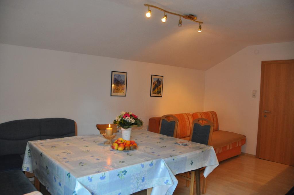 Appartements Pfausler Oetz Exteriör bild